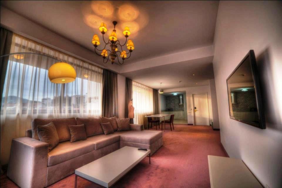 Apart Hotel Vlad Tepes ブラショフ エクステリア 写真