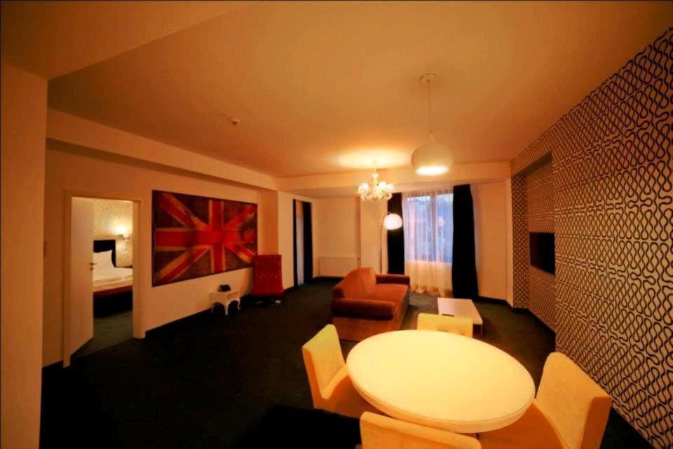 Apart Hotel Vlad Tepes ブラショフ エクステリア 写真