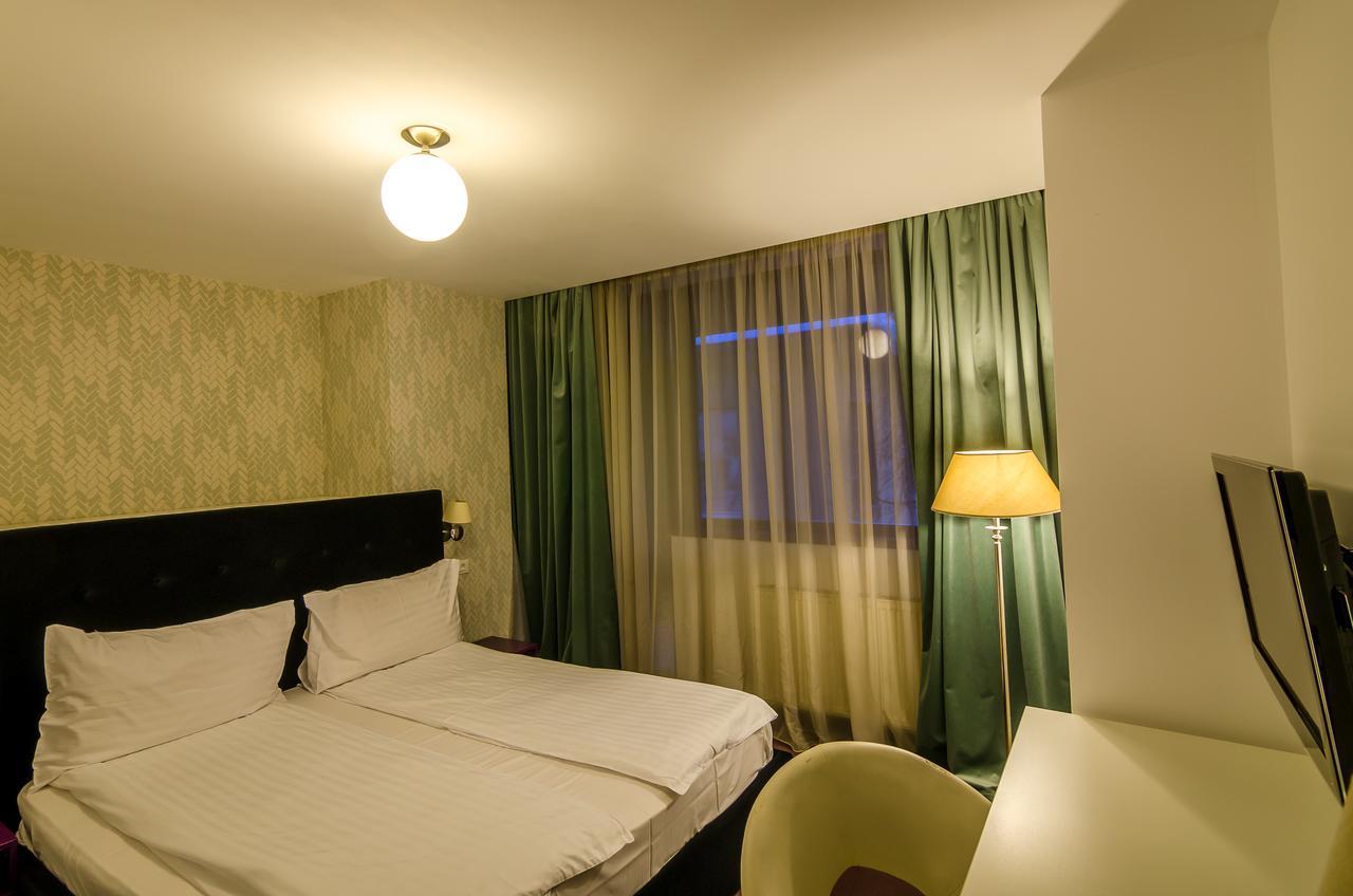 Apart Hotel Vlad Tepes ブラショフ エクステリア 写真