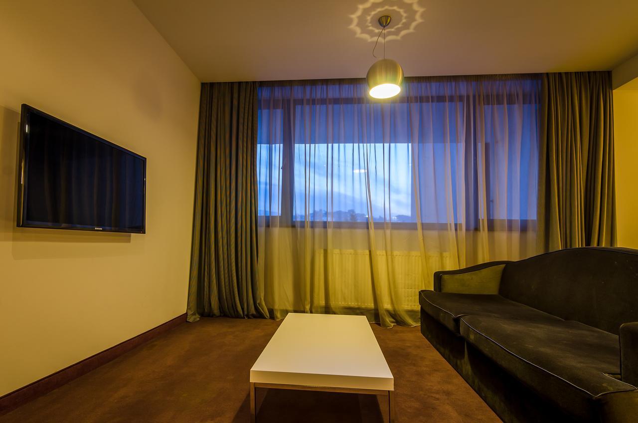 Apart Hotel Vlad Tepes ブラショフ エクステリア 写真