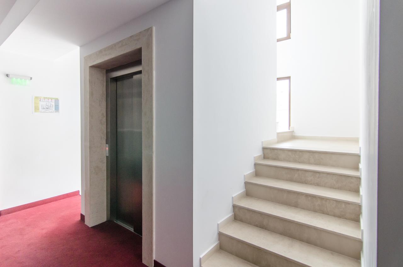 Apart Hotel Vlad Tepes ブラショフ エクステリア 写真